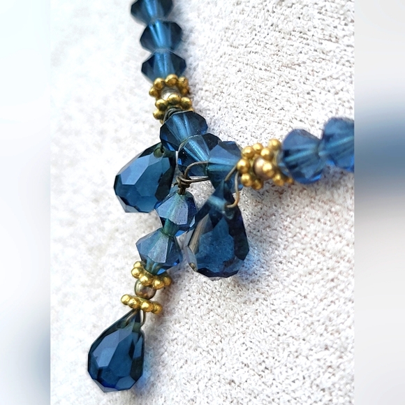 Vintage Blue Crystal Necklace - Picture 6 of 8